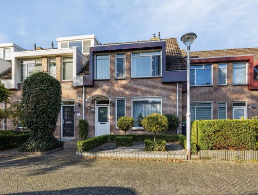 Hoofdfoto van Uden Heufkens 323