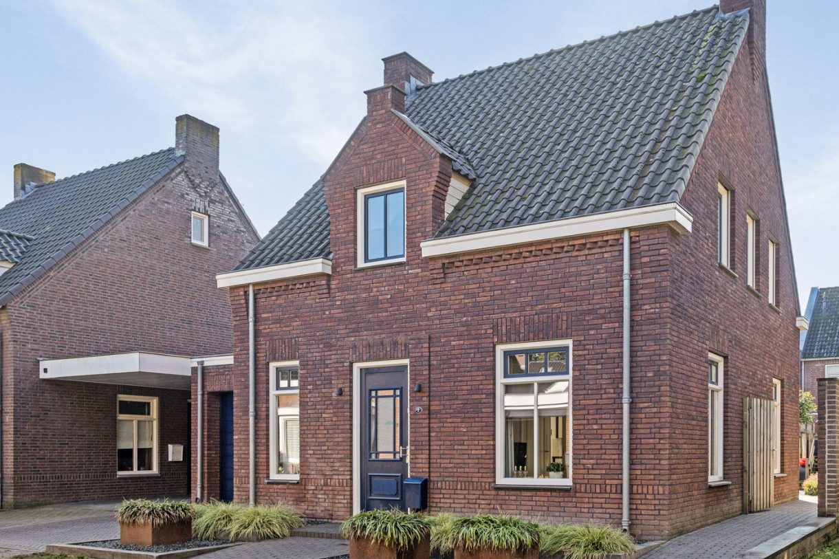 Te koop: Foto Woonhuis aan de Heidehof 2 in Odiliapeel