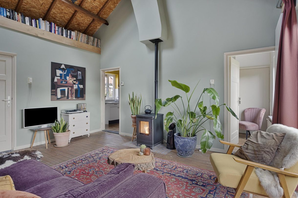 Te koop: Foto Woonhuis aan de Pastoor van Houtstraat 12 in Odiliapeel