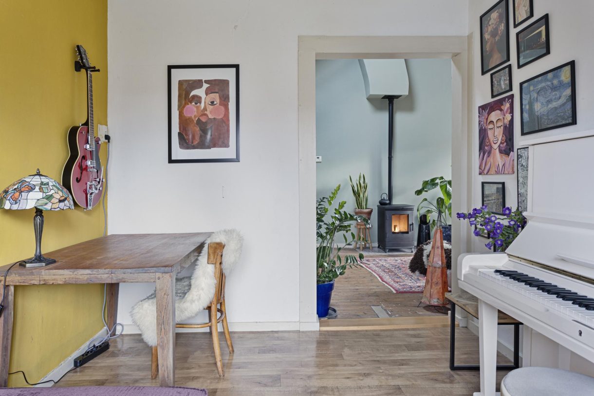 Te koop: Foto Woonhuis aan de Pastoor van Houtstraat 12 in Odiliapeel