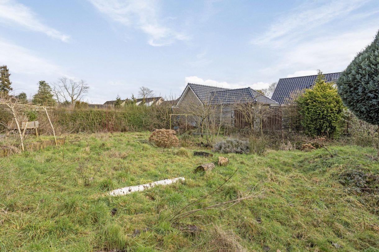 Te koop: Foto Woonhuis aan de Pastoor van Houtstraat 12 in Odiliapeel