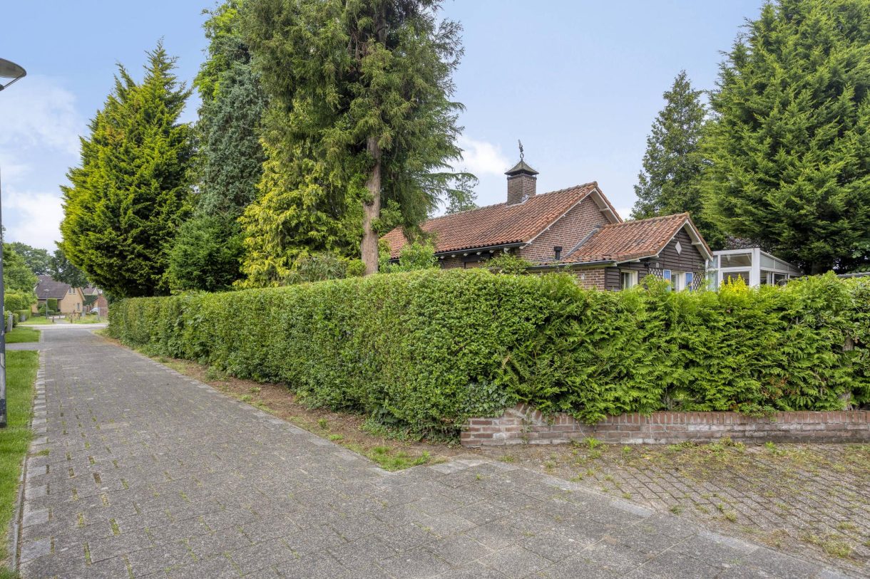 Te koop: Foto Woonhuis aan de Pastoor van Houtstraat 6 in Odiliapeel