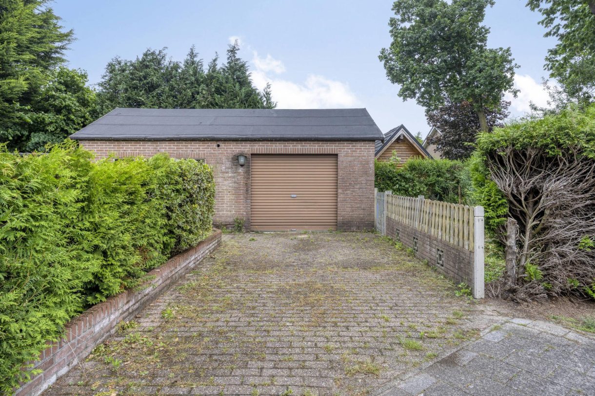 Te koop: Foto Woonhuis aan de Pastoor van Houtstraat 6 in Odiliapeel