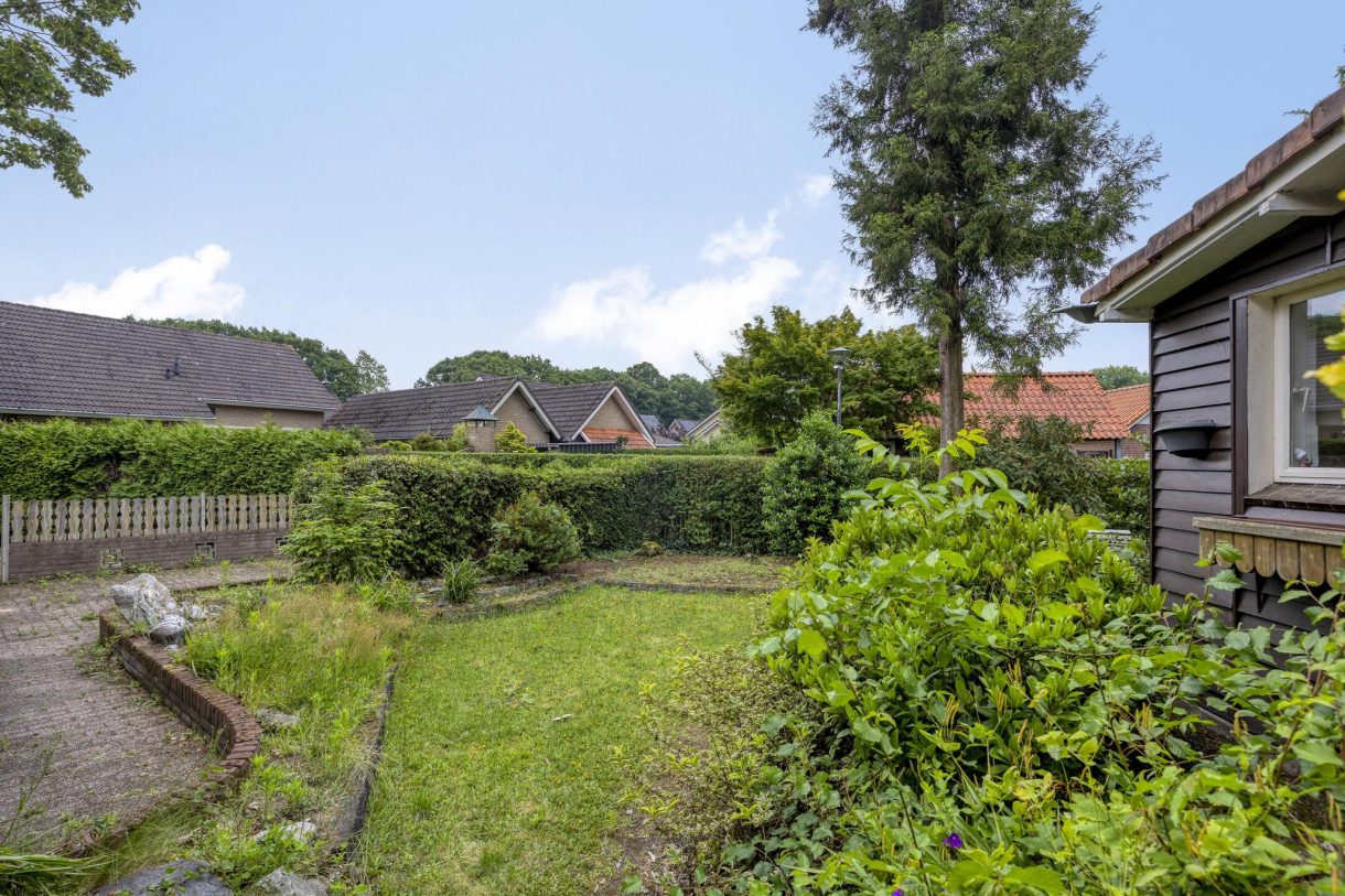 Te koop: Foto Woonhuis aan de Pastoor van Houtstraat 6 in Odiliapeel