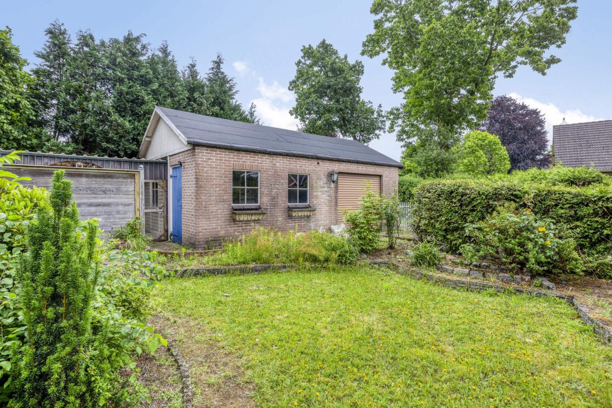 Te koop: Foto Woonhuis aan de Pastoor van Houtstraat 6 in Odiliapeel