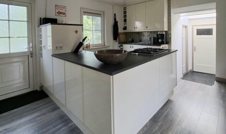 Te koop: Foto Woonhuis aan de Pastoor van Houtstraat 8 in Odiliapeel