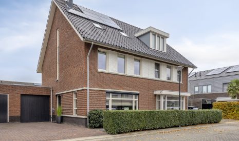 koop  Uden  Krabbelaar 3 – Hoofdfoto